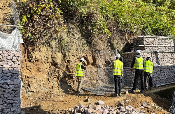 1994182814_ZiGB9Xfn_fc960000388415f08555