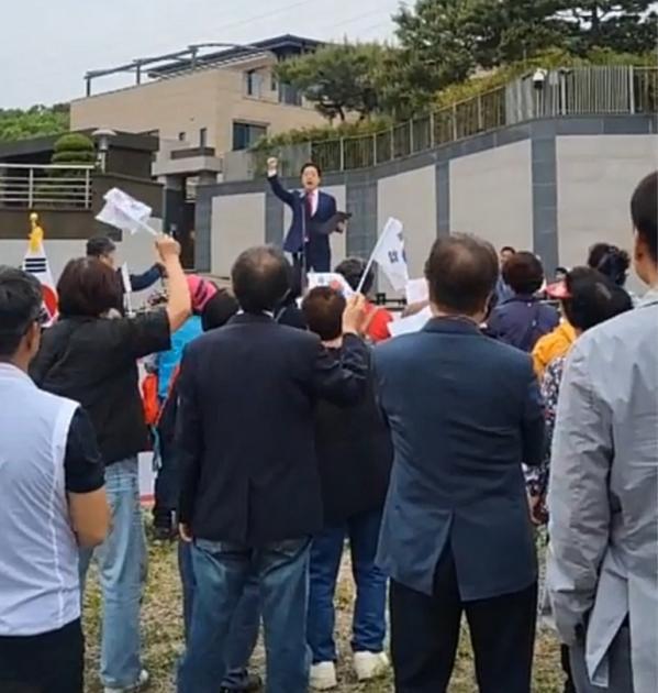 1994182814_yvXbgwFj_0fc496f92b1bec7b2214